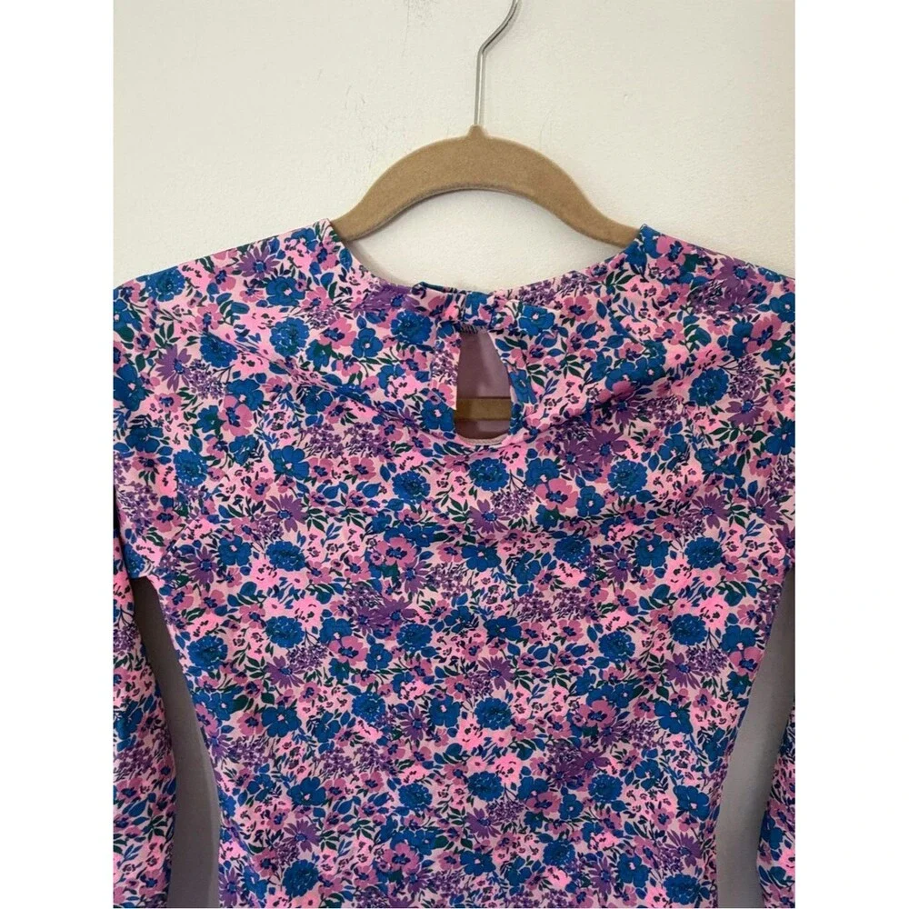 Vineyard Vines Pink & Blue Floral Long-Sleeve One-Piece Swimsuit size large (16)